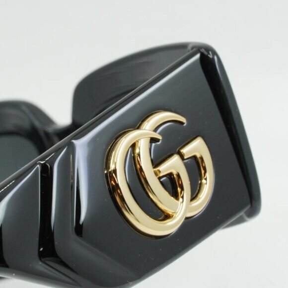 Gucci GG0811S 001 Sunglasses Black Rectangle Frame, Grey Lenses main image 4